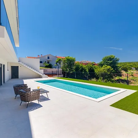 Luxury Lariv Krk *