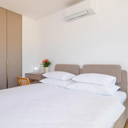 Luxury Lariv Krk Apartment *