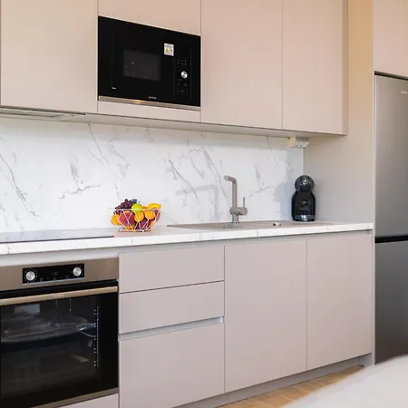 Lägenhet Luxury Lariv Ii With Pool *