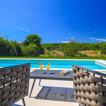 Luxury Lariv Krk Apartment *