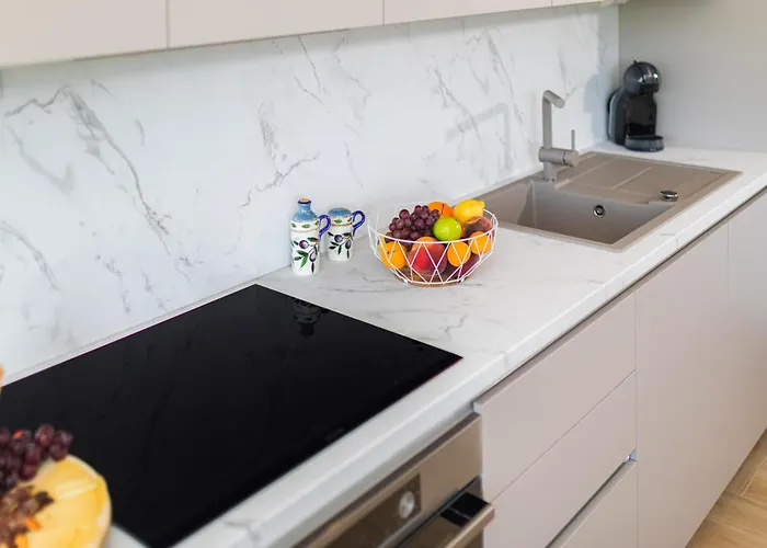 Lägenhet Luxury Lariv Ii With Pool