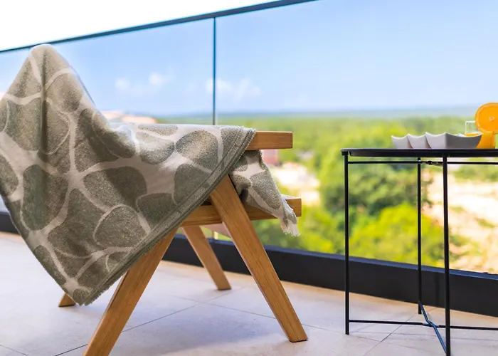 Lägenhet Luxury Lariv Ii With Pool *