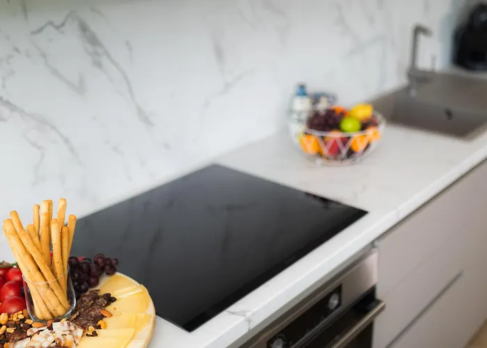 Luxury Lariv Ii With Pool *