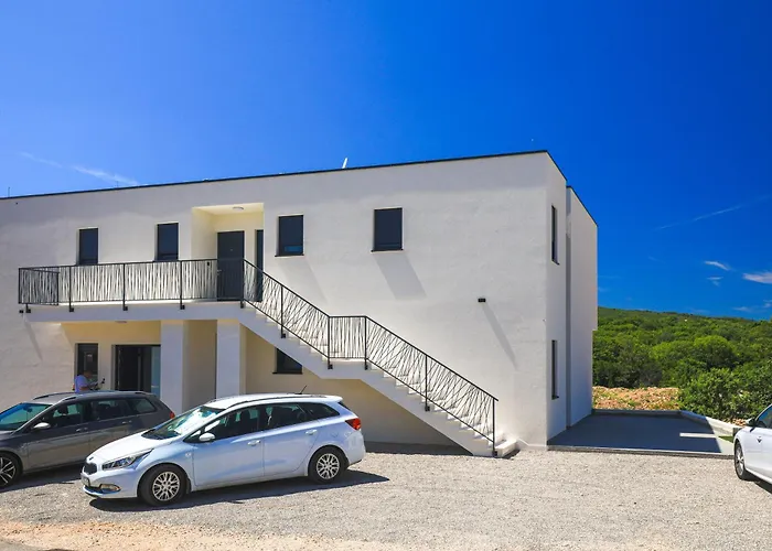 Luxury Lariv Ii With Pool Daire *