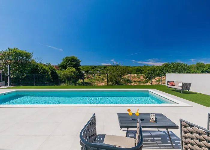Daire Luxury Lariv Ii With Pool Krk Town