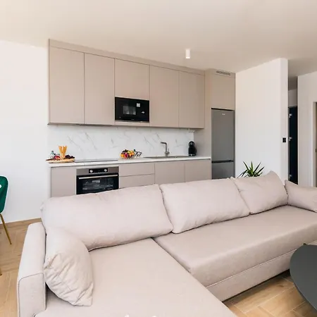 Luxury Apartment Lariv II With Pool クルク